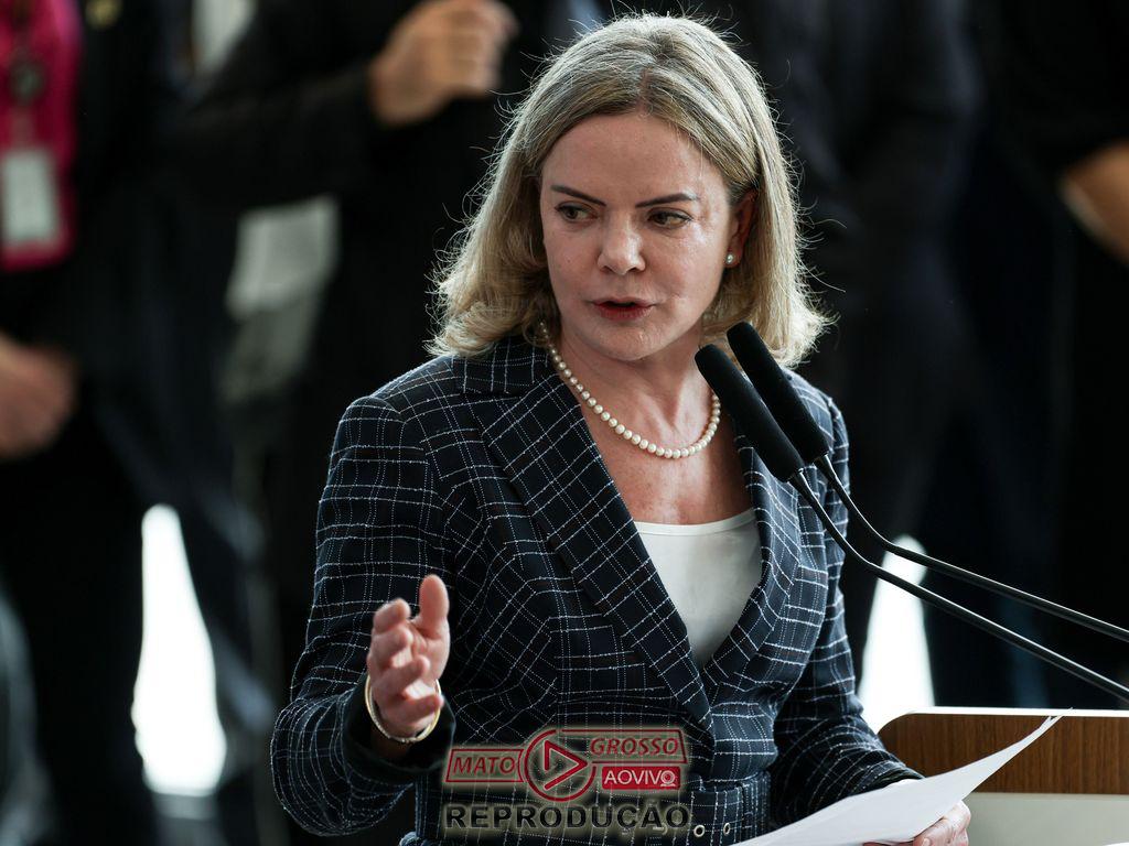 Sob os holofotes da imprensa, Gleisi exalta STF e Moraes ao tomar posse como nova ministra do governo Lula 6