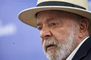 Sob Lula, ano novo no Brasil colide com políticas velhas e promessas passadas