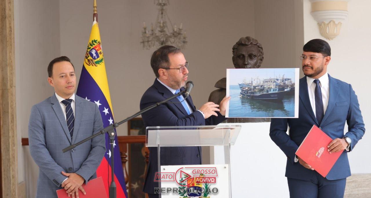 Venezuela acusa destróier dos EUA de ocupar barco pesqueiro por oito horas - Imagem do artigo
