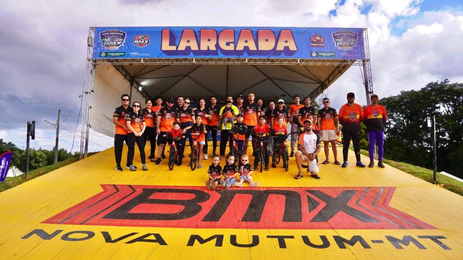 tante avanço no incentivo à prática esportiva local. Os equipamentos foram adqui