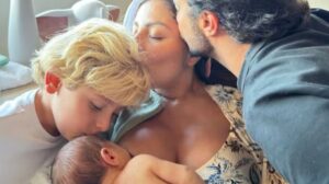 TOP FAMOSOS Advertisement COMENTE ABAIXO: Leia Também: Larissa Manoela celebra estreia de André Luiz em novela co