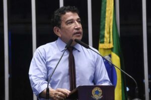 Magno Malta aciona CNJ contra juiz que condenou pais por ensino em casa