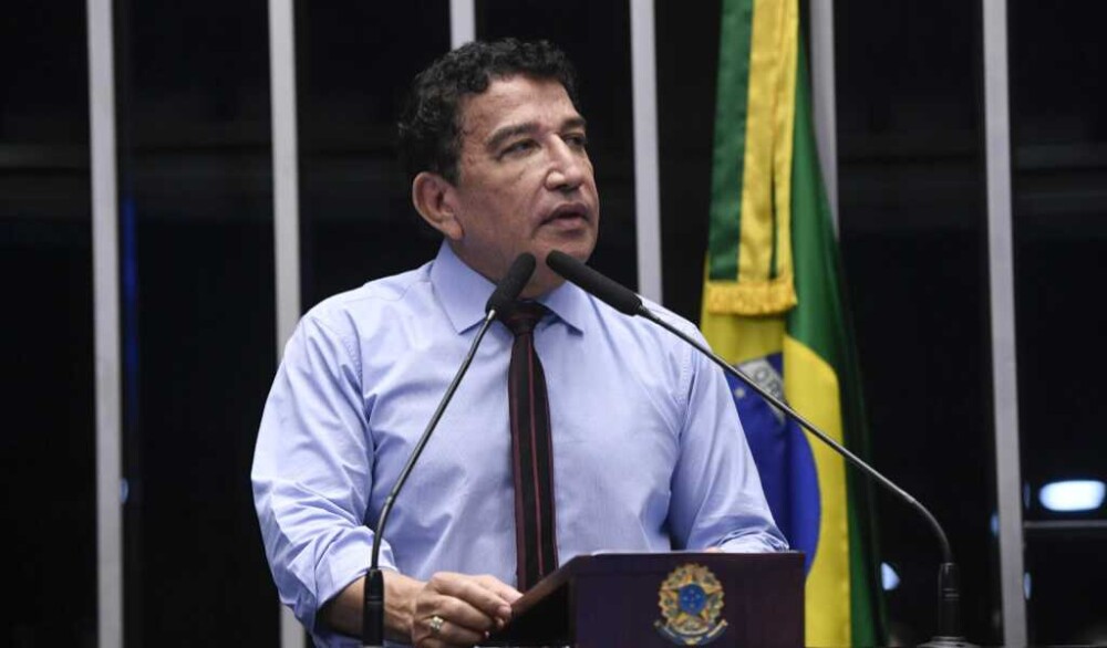 Magno Malta aciona CNJ contra juiz que condenou pais por ensino em casa