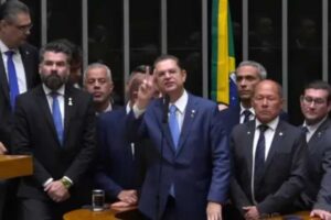 PL propõe escala 4x3 e desafia PT em reviravolta no cenário político