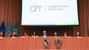 SUS aprova política inédita para população de rua e moderniza sistema de farmácias