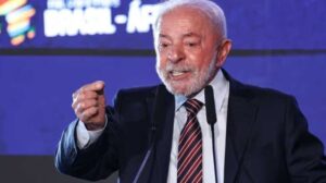 Lula reitera postura de soberania e condena tratamento de 'republiqueta' em discurso