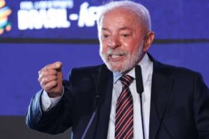 Lula reitera postura de soberania e condena tratamento de 'republiqueta' em discurso