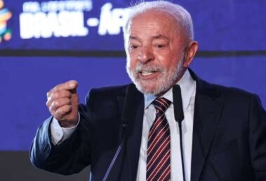 Lula reitera postura de soberania e condena tratamento de 'republiqueta' em discurso