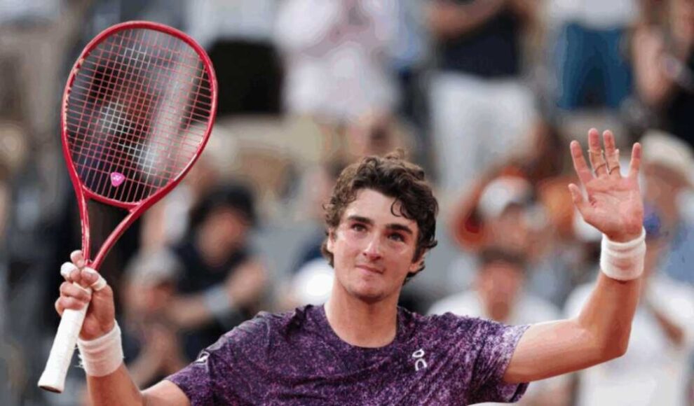 Fenômeno brasileiro João Fonseca faz história e vence Novak Djokovic
