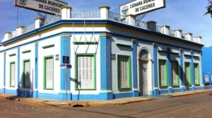 Vereadores de Cáceres aprovam auxílio-alimentação e propõem auxílio-saúde, elevando rendimentos a mais de R$ 25 mil
