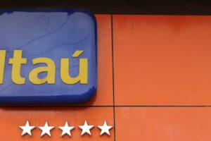 Itaú anuncia devolução de R$ 3,99 bilhões a acionistas após 14 anos de cobranças indevidas de seguros