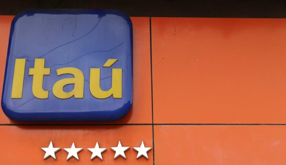 Itaú anuncia devolução de R$ 3,99 bilhões a acionistas após 14 anos de cobranças indevidas de seguros