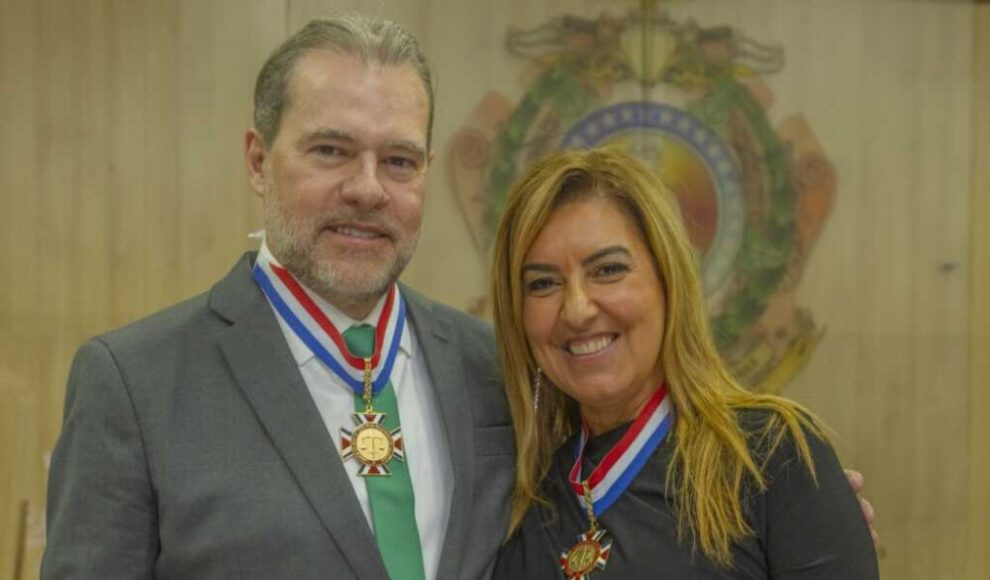 Nunes Marques nomeia Renata Gil, companheira de Toffoli, para diretoria no TSE