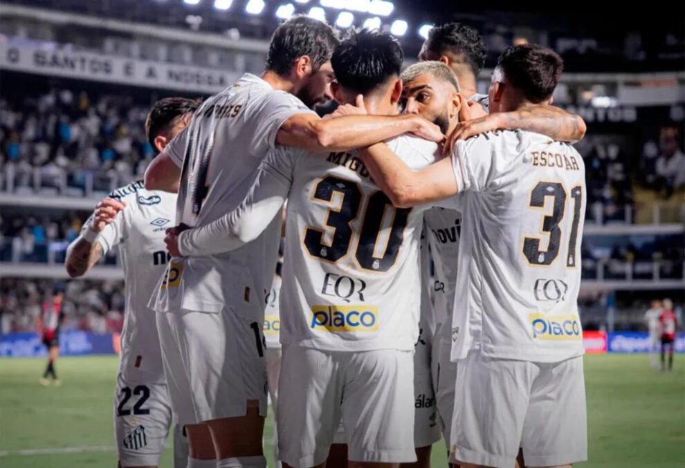 Santos supera o Vitória por 3 a 1 na Vila e escapa do Z4 no Brasileirão
