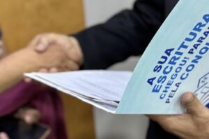 Governo de Mato Grosso garante 325 escrituras definitivas para famílias em Várzea Grande