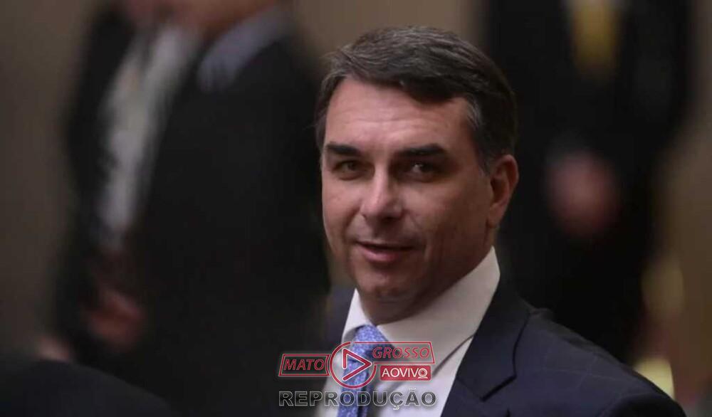 Pedido de investigação contra Flávio Bolsonaro na PGR provoca reação de sua equipe