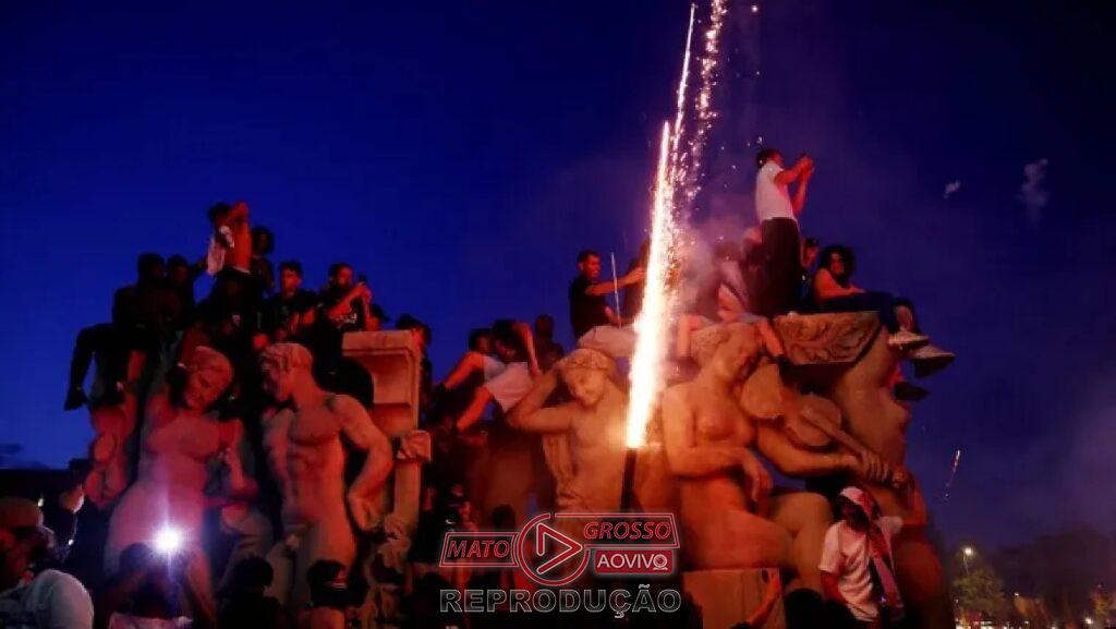 Festa do título do PSG na França termina em morte, centenas de feridos e centenas de prisões