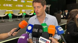 Ricardo Salles critica Centrão e Valdemar da Costa Neto: 'Estão mamando no Brasil'