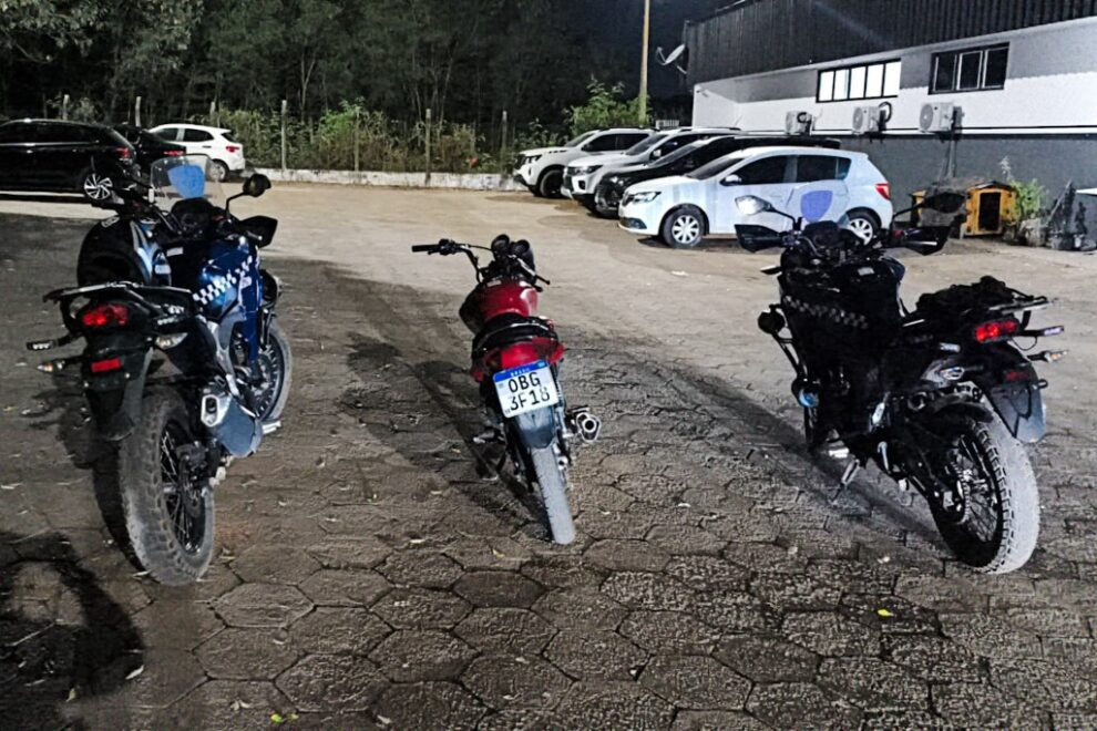 Guarda Municipal flagra adolescente com moto clonada em Várzea Grande