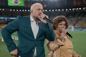 Belo e Alcione enfrentam críticas após interpretação do Hino Nacional em jogo da Seleção