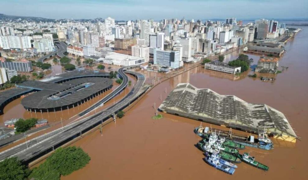 Super El Niño provoca inundações históricas e submerge metrópole brasileira