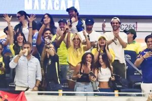 Torcida do Maracanã xinga Virginia Fonseca após influenciadora celebrar gol de Vini Jr.