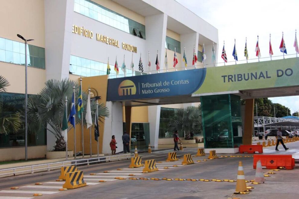 Tce-mt avalia concessão de porte de arma para conselheiros ativos e aposentados