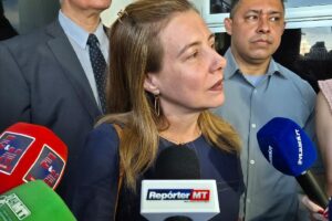 IPTU Várzea Grande: Prefeita Flávia Moretti alerta para arrecadação mínima e falta de asfalto