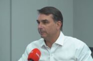 Flávio Bolsonaro articula com Donald Trump proteção a empresas brasileiras contra taxas