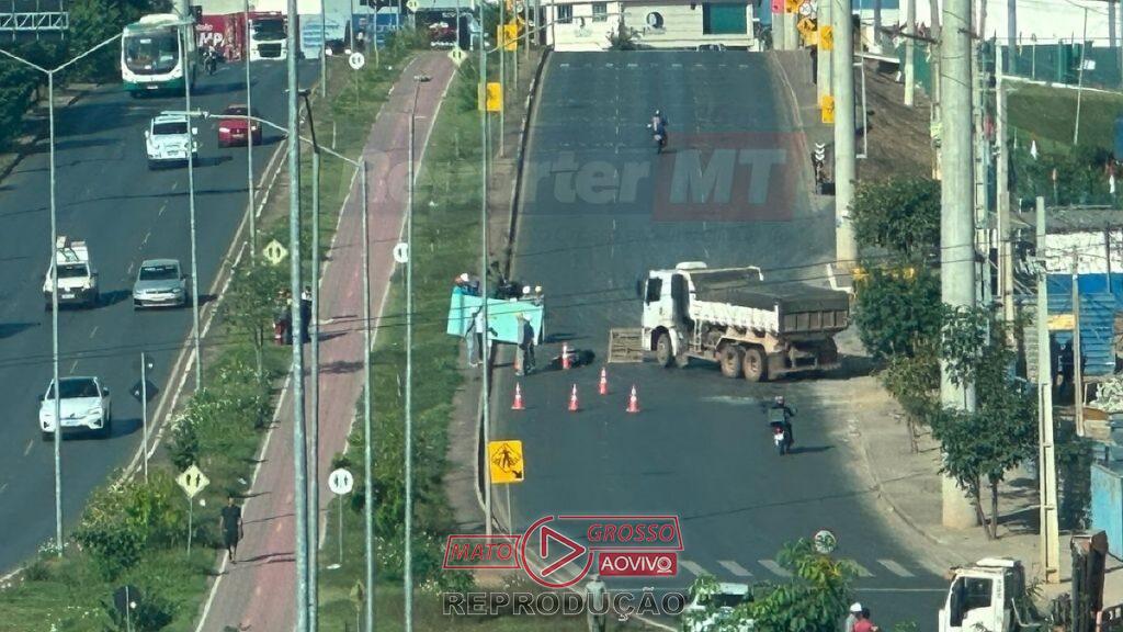 Acidente em Cuiabá: colisão entre moto e caminhão interdita parcialmente Estrada de Chapada