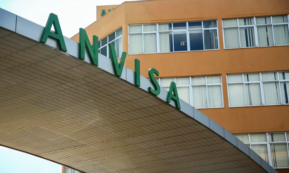 Anvisa ordena recolhimento de água Crystal por contaminação de bactéria em lote distribuído no DF e outros estados