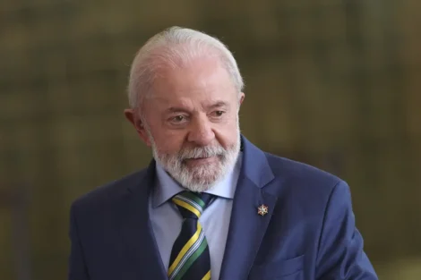 Governo Lula é alvo de críticas por não resgatar menino com câncer terminal preso em Lisboa