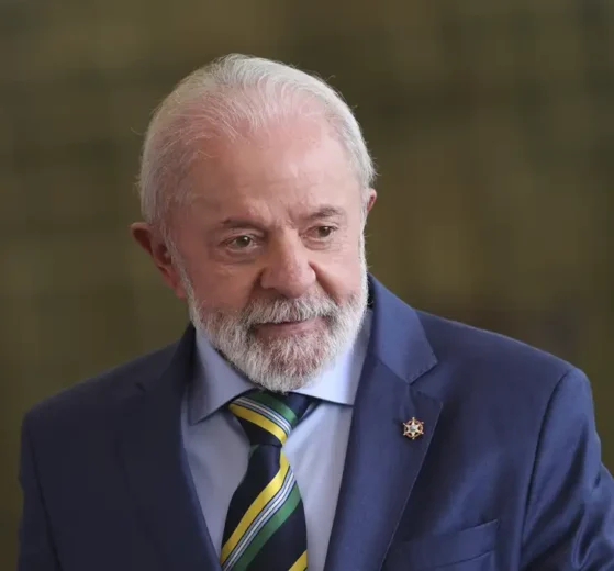 Governo Lula é alvo de críticas por não resgatar menino com câncer terminal preso em Lisboa