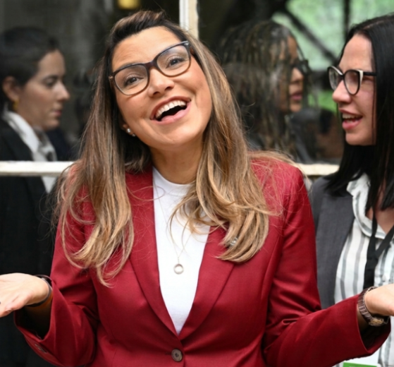 Pesquisa aponta rejeição de 52% à atuação de Janja da Silva no governo federal