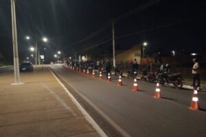 Blitz em Várzea Grande apreende 18 motos por irregularidades na operação Descarga Livre