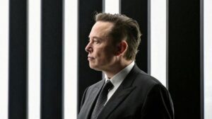 Elon Musk se aproxima de marco histórico como o primeiro trilionário global