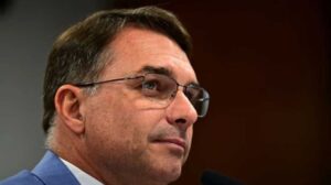 Flávio Bolsonaro lidera intenções de voto para a presidência em Goiás segundo Numen Data
