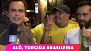 Torcedor surpreende transmissão da Globo com pedido por hexa e Flávio Bolsonaro