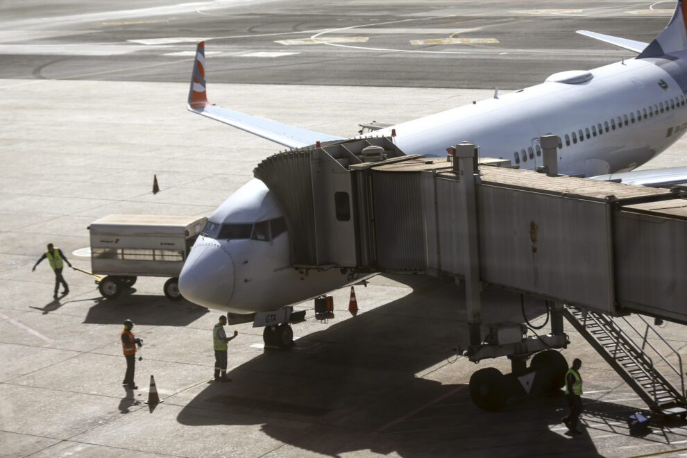 Carga tributária na aviação da América Latina supera em quase 100% a da América do Norte segundo Iata