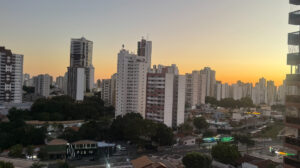 Umidade do ar em Cuiabá despenca para 25% com máximas de 35ºC e alerta do Inmet
