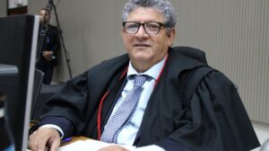 Julgamento de Dirceu dos Santos por nepotismo e venda de sentenças é adiado pelo CNJ