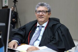 Julgamento de Dirceu dos Santos por nepotismo e venda de sentenças é adiado pelo CNJ