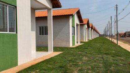 Governo de Mato Grosso investe R$ 300 milhões e impulsiona acesso à moradia digna