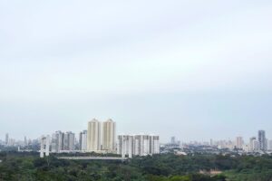 Cuiabá registra manhã atípica com temperaturas amenas e alerta de tempestades