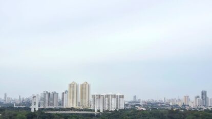 Cuiabá registra manhã atípica com temperaturas amenas e alerta de tempestades