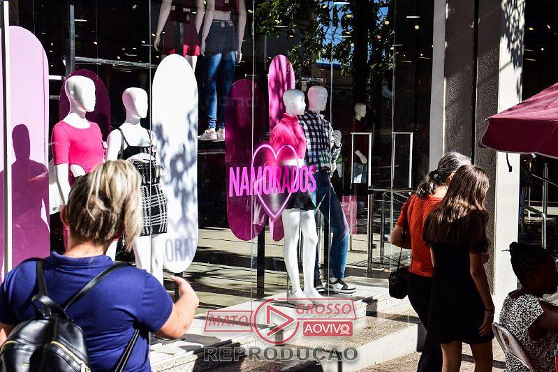 Procon-mt emite alerta sobre direitos do consumidor para compras no Dia dos Namorados