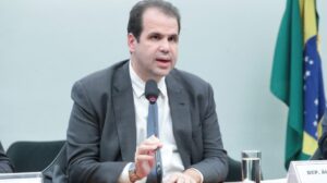 Câmara dos Deputados fiscaliza concessão da Rodovia Rio-santos em audiência pública