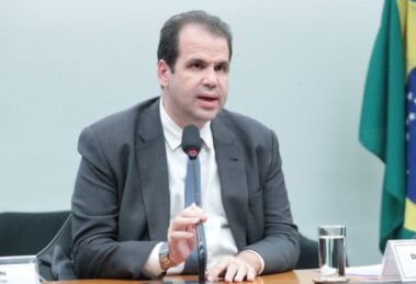 Câmara dos Deputados fiscaliza concessão da Rodovia Rio-santos em audiência pública