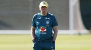 Em véspera de Copa, Ancelotti esconde o jogo e não revela time titular para a estreia.