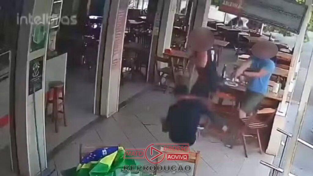 Assaltante morre após tentar roubar policiais civis à paisana em restaurante no Rio